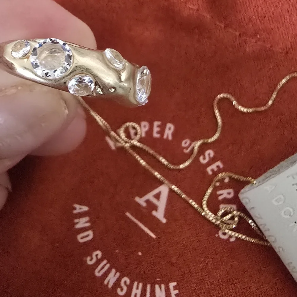 ANTHROPOLOGIE Sculpted Ring Pendant Gold Necklace With Crystals NWT RARE